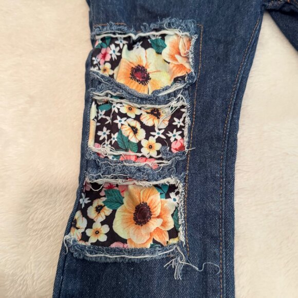 Distressed and Patchwork Dark Wash Denim Jeans Size 3Year - Picture 5 of 16